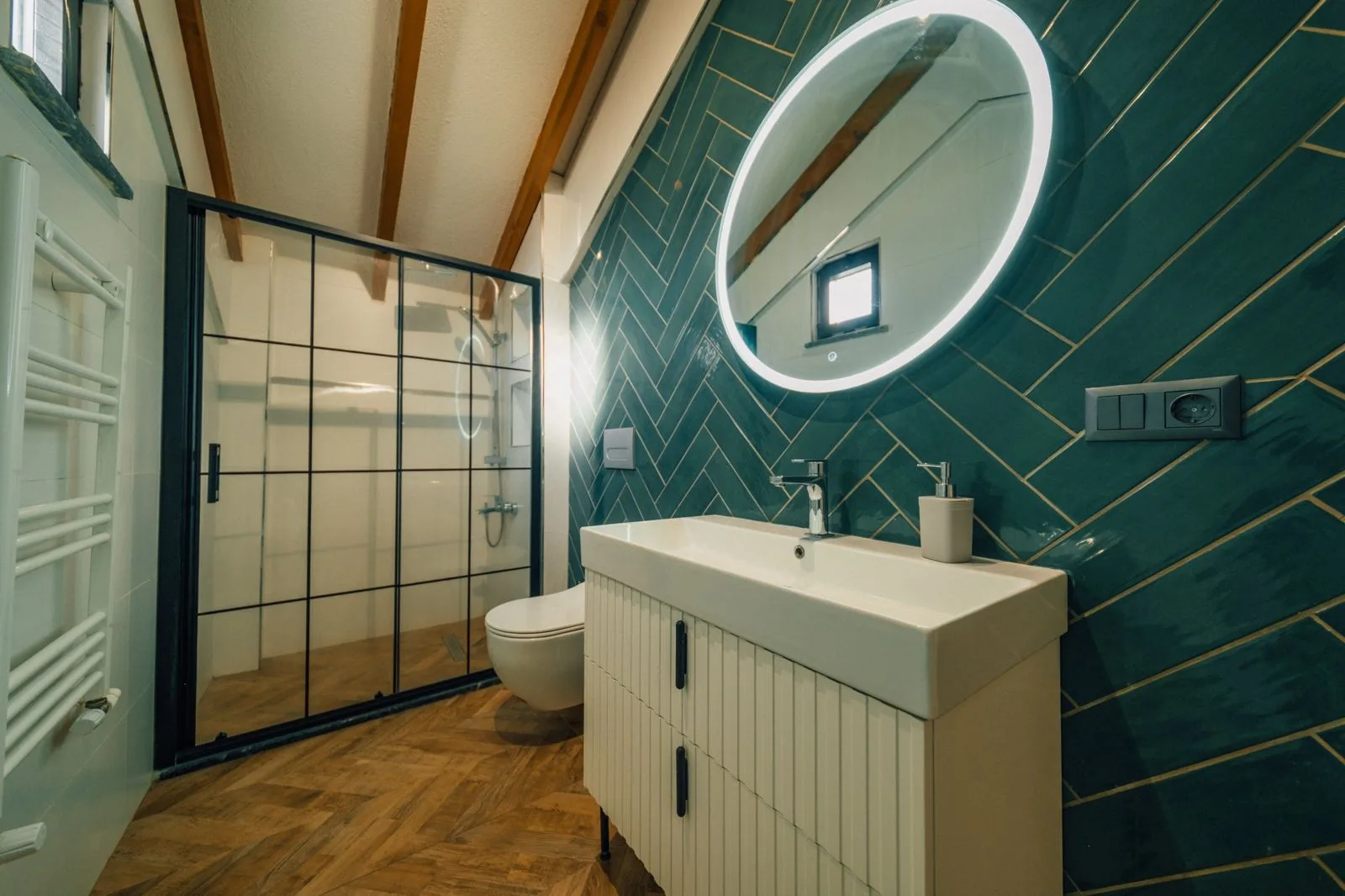 Sapanca İnci Suit otelinde modern banyo tasarımı ve şık detaylar