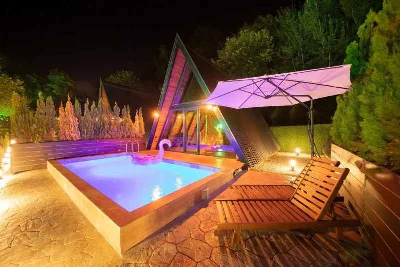 Sapanca Oksijen Bungalov'un özel yüzme havuzu ve doğal ortamı